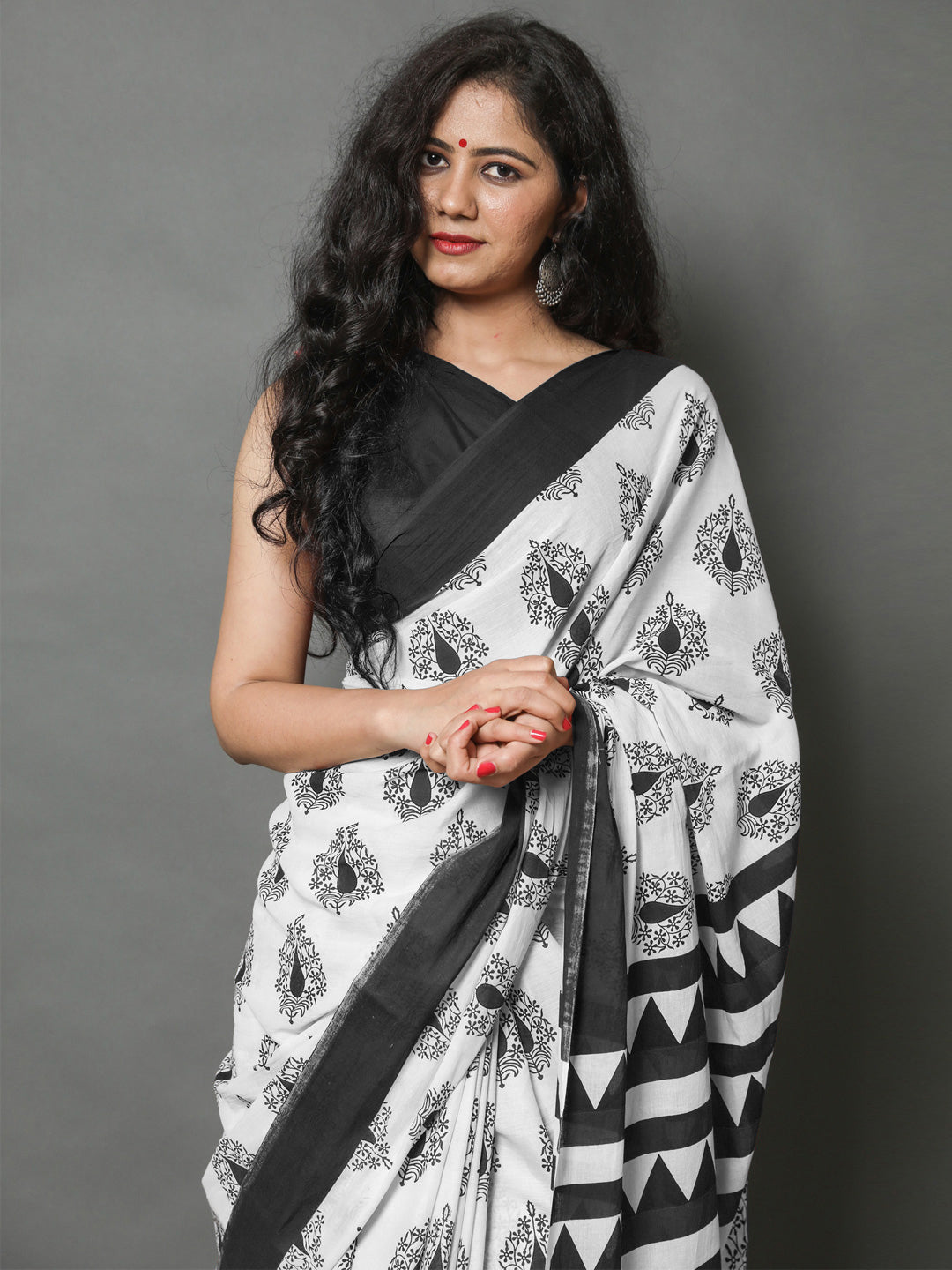 Buta Buti Black Color Printed Pure Cotton Saree