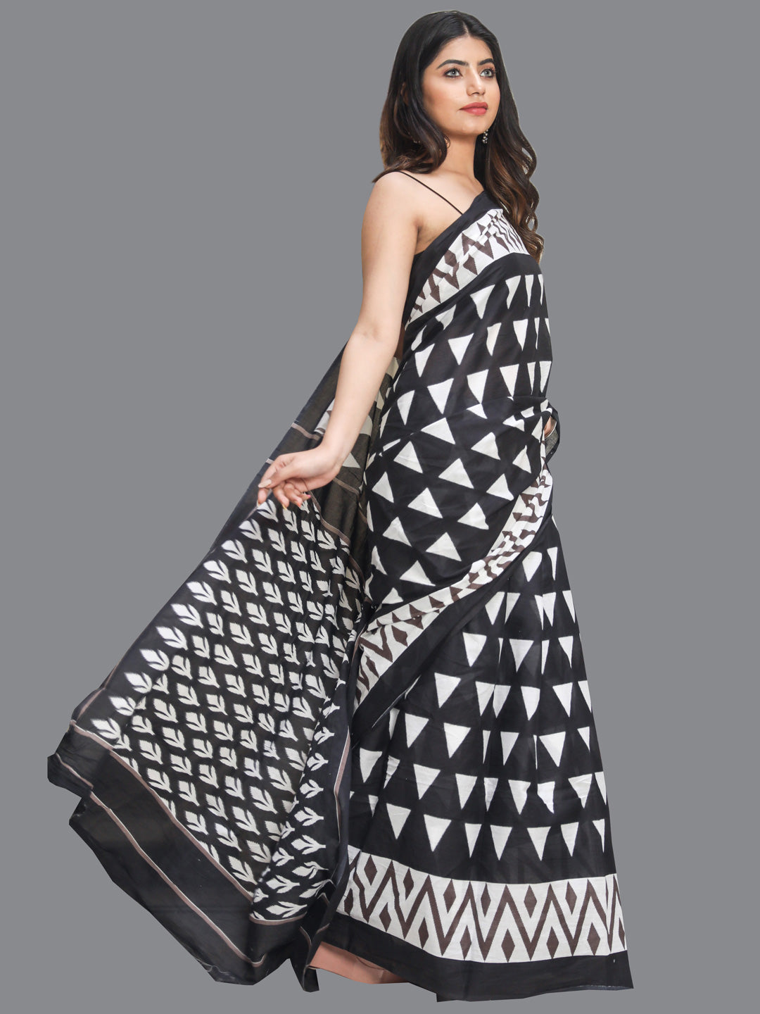 Buta Buti Black & Off White Printed Pure Cotton Saree