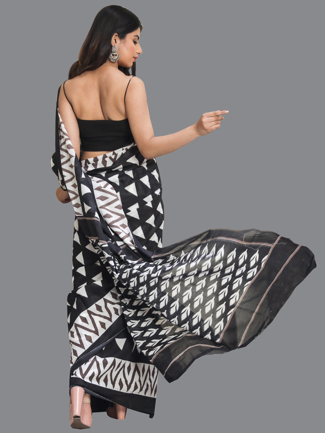 Buta Buti Black & Off White Printed Pure Cotton Saree