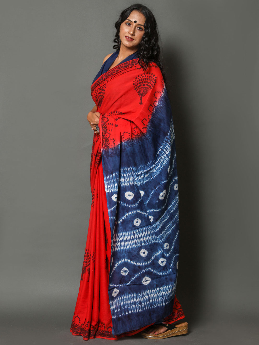 Buta Buti Red & Blue Ethnic Motifs Printed Pure Cotton Saree