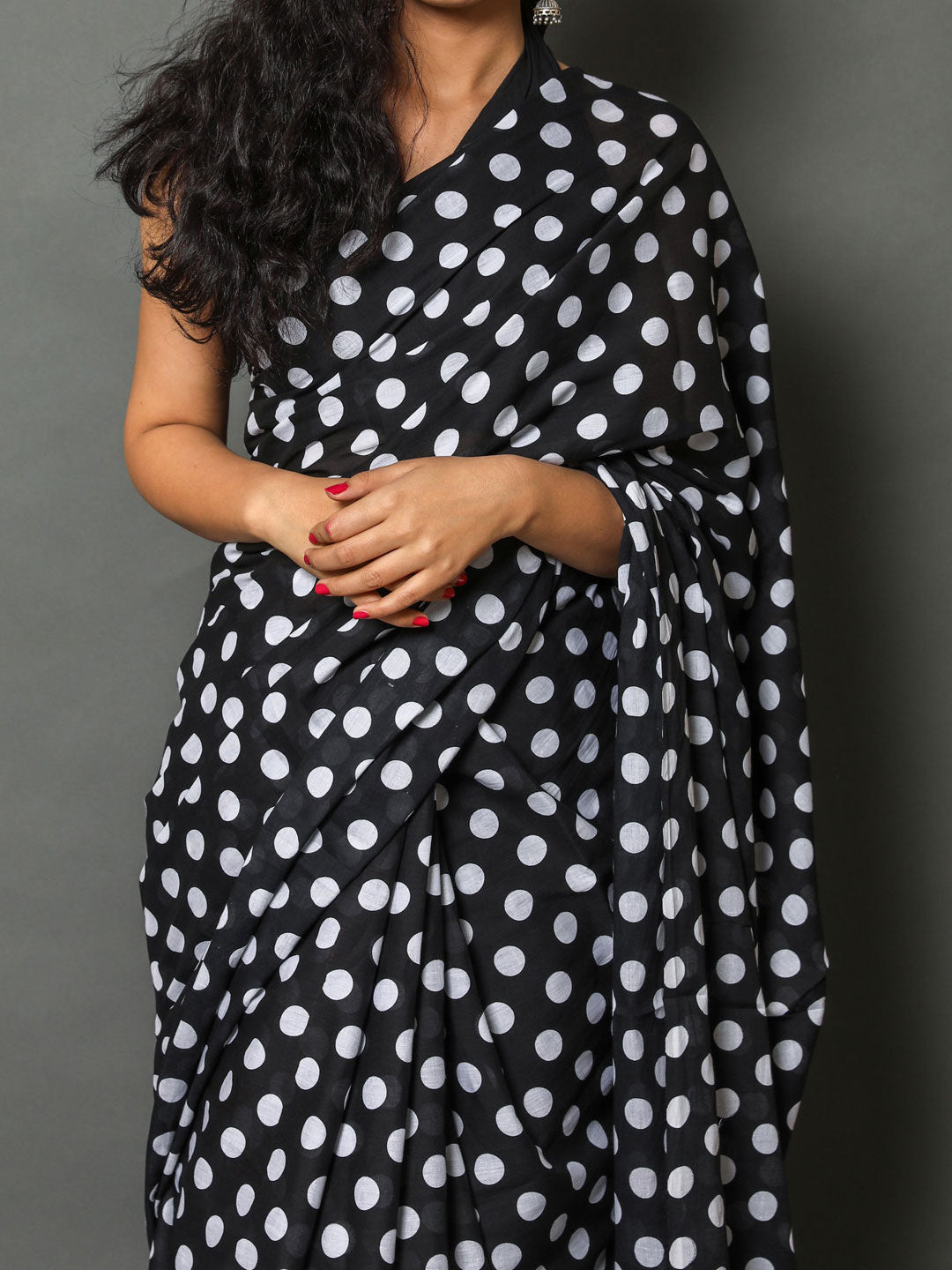 Buta Buti Black & White Polka Dot Printed Pure Cotton Saree